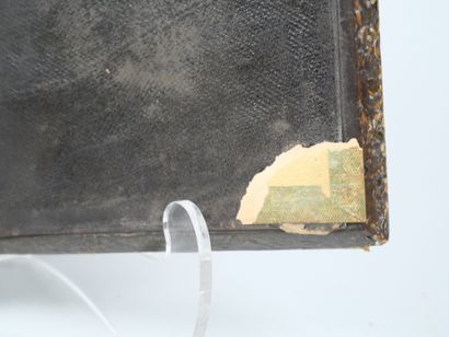 Wallet in embossed leather with floral decoration,...
