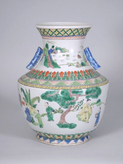 CHINA
Porcelain vase decorated in the green...
