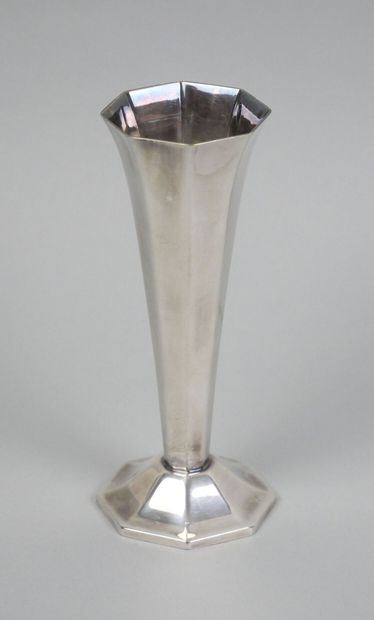 ERCUIS
Set of three silver-plated soliflor...