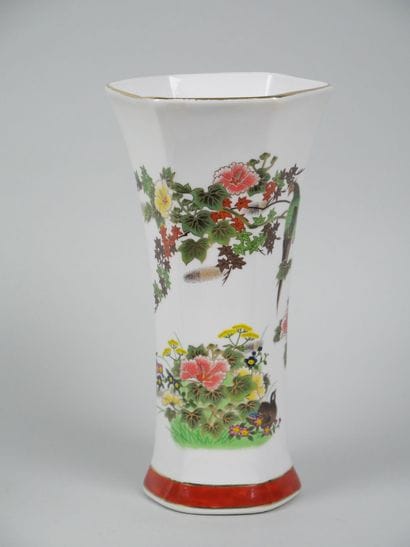 CHINA
Set of two porcelain vases, one baluster-shaped...