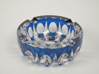 SAINT LOUIS
Ashtray in cut and partially...