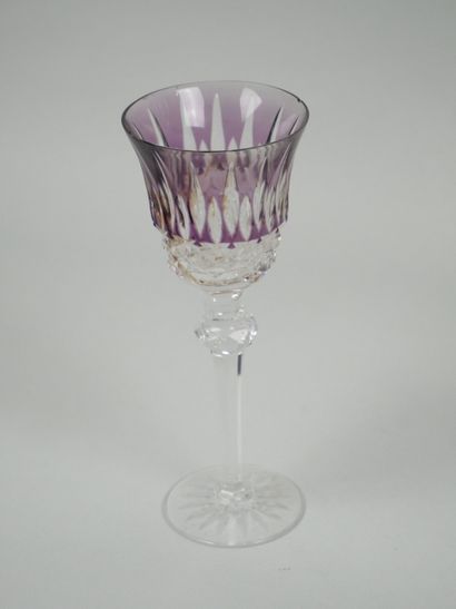 Reunion of 10 footed glasses, partially tinted...