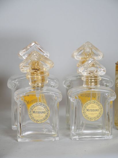 GUERLAIN Paris
Set of 10 perfume bottles...