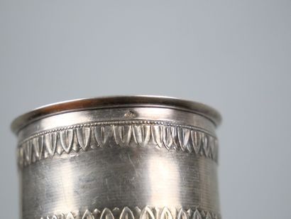 Pair of napkin rings in 950-thousandths silver...