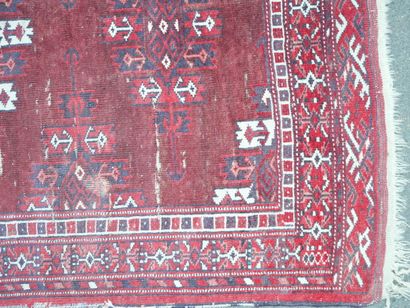 Turkmen carpet (warp, weft and wool pile),...