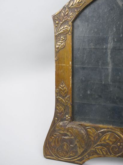 Frame in natural wood and stamped metal decorated...