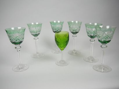 Suite of 6 footed glasses in cut crystal...