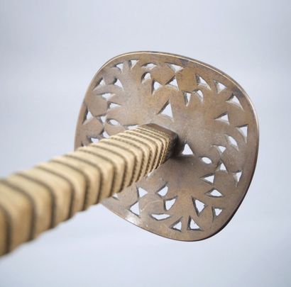 Fencing foil with filigree fusee, helmet-shaped...