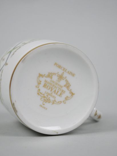 LIMOGES
Litron cup decorated with trellises...