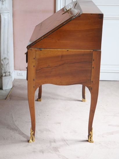 Sloping desk in molded cherrywood, opening...