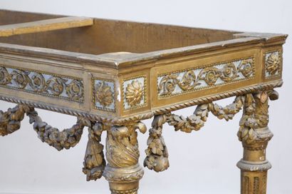 Rectangular console table in finely carved,...
