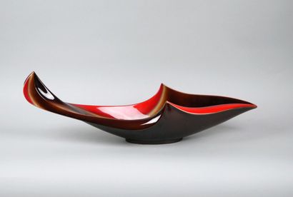 VALLAURIS
Large nave or fruit bowl in red...