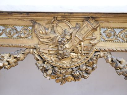 Rectangular console table in finely carved,...
