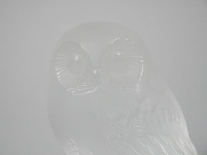 LALIQUE FRANCE
Owl
Partially frosted crystal...