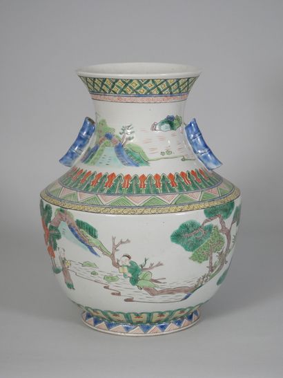 CHINA
Porcelain vase decorated in the green...