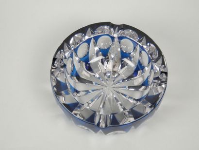SAINT LOUIS
Ashtray in cut and partially...
