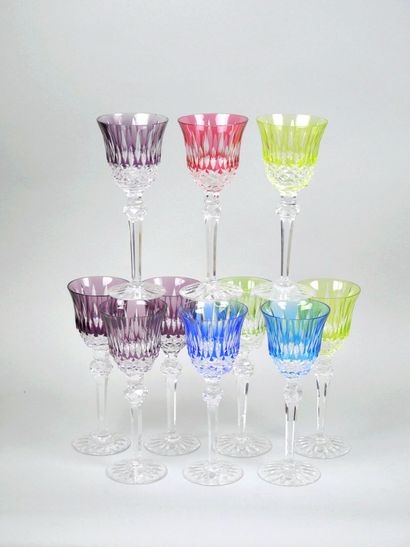 Reunion of 10 footed glasses, partially tinted...