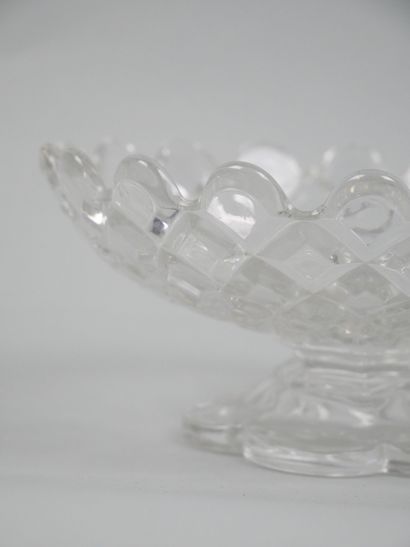 BACCARAT
Crystal bowl on pedestal with cut...