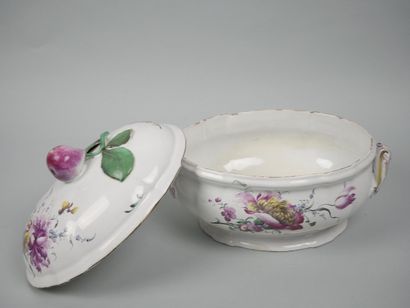 STRASBOURG
Covered earthenware tureen with...
