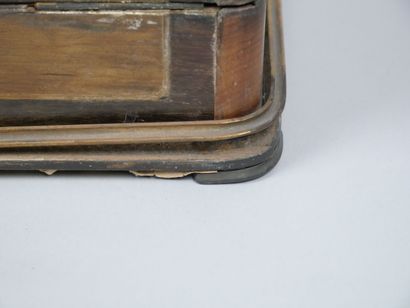 GRADE & PELCOT
Wooden veneer case with inlaid...