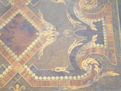 GRADE & PELCOT
Wooden veneer case with inlaid...