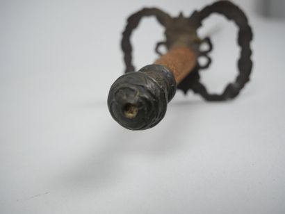 Fencing foil with filigree fusee, helmet-shaped...