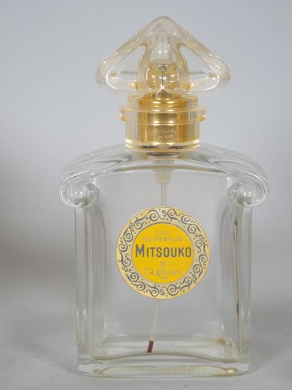 GUERLAIN Paris
Set of 10 perfume bottles...