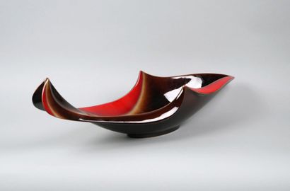 VALLAURIS
Large nave or fruit bowl in red...