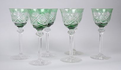 Suite of 6 footed glasses in cut crystal...