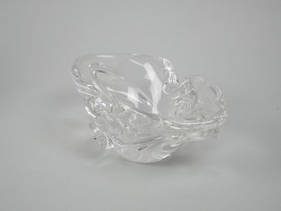Reunion of free-form molded crystal pieces...
