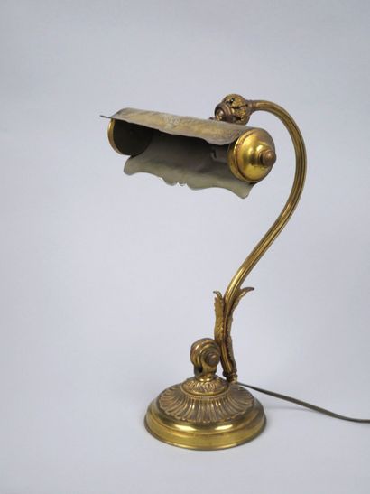 Banker's desk lamp in chased and gilded bronze,...