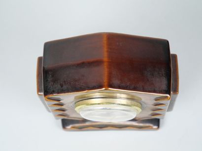 SAINT-CLEMENT
Reunion of brown-glazed earthenware...