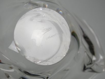 Reunion of free-form molded crystal pieces...