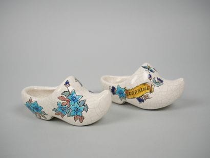 SAINT JEAN L'AIGLE in LONGWY
Pair of earthenware...