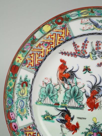 CHINA
Porcelain plate with polychrome decoration...