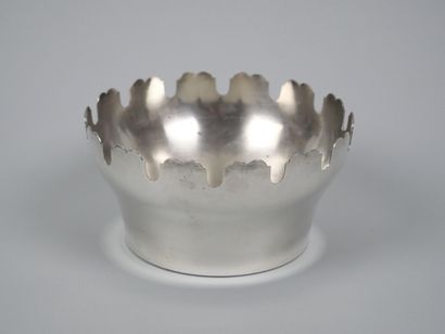 Set of silver-plated metal pieces including...