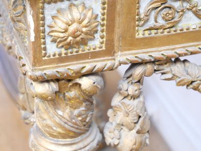 Rectangular console table in finely carved,...