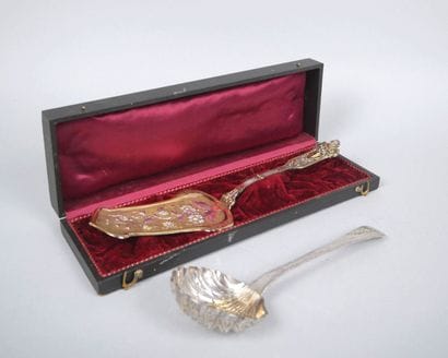 800 thousandths gilt silver pie server with...
