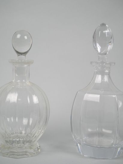 SEVRES
Meeting of three crystal decanters...