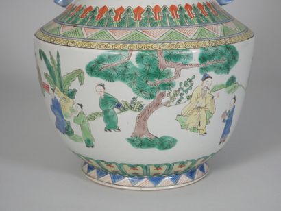 CHINA
Porcelain vase decorated in the green...
