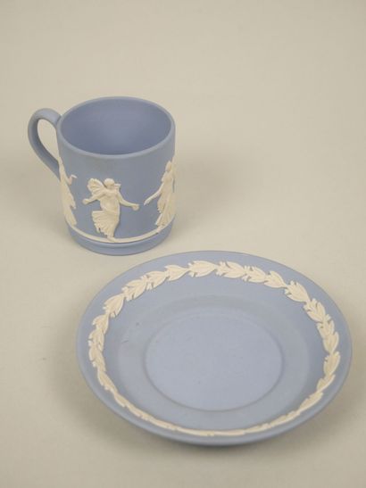 WEDGWOOD
Reunion of fine stoneware elements...