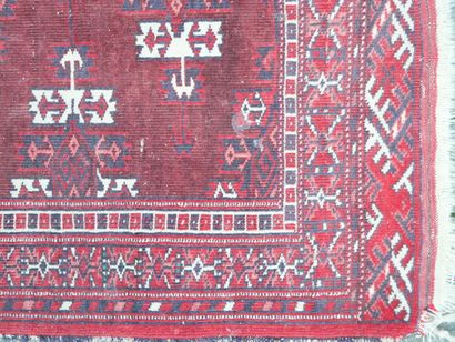 Turkmen carpet (warp, weft and wool pile),...
