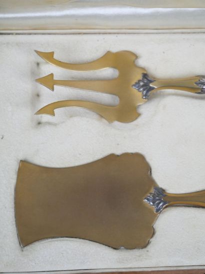 Entremet flatware, silver handle decorated...