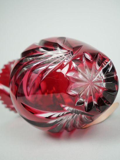 Set of glass and cut crystal pieces including...