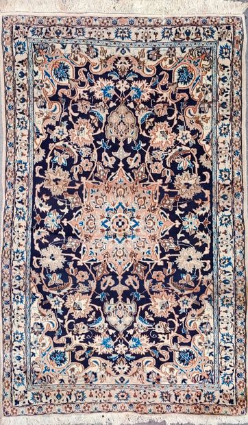 Dwarf rug, cotton warp and weft, wool velvet...