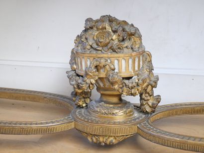 Rectangular console table in finely carved,...