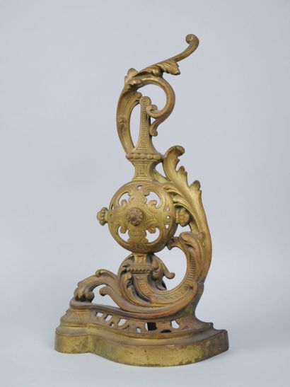 Three-part ormolu and chased bar with acanthus...