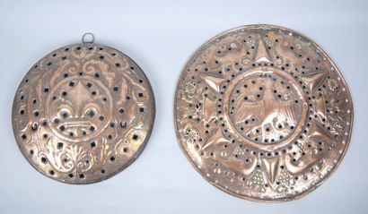 Reunion of two copper basin elements, one...