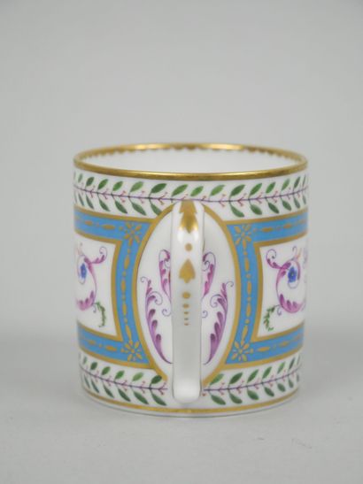 BERNARDAUD in LIMOGES
Porcelain litron cup...