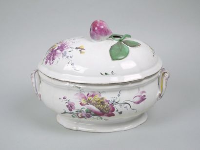 STRASBOURG
Covered earthenware tureen with...